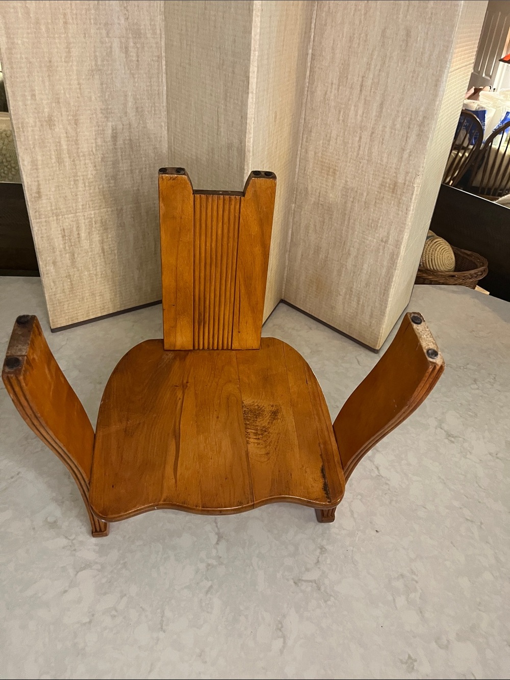 Vintage 1940’s Children’s chair wood unique detailed and curved art deco style - Picture 7 of 7